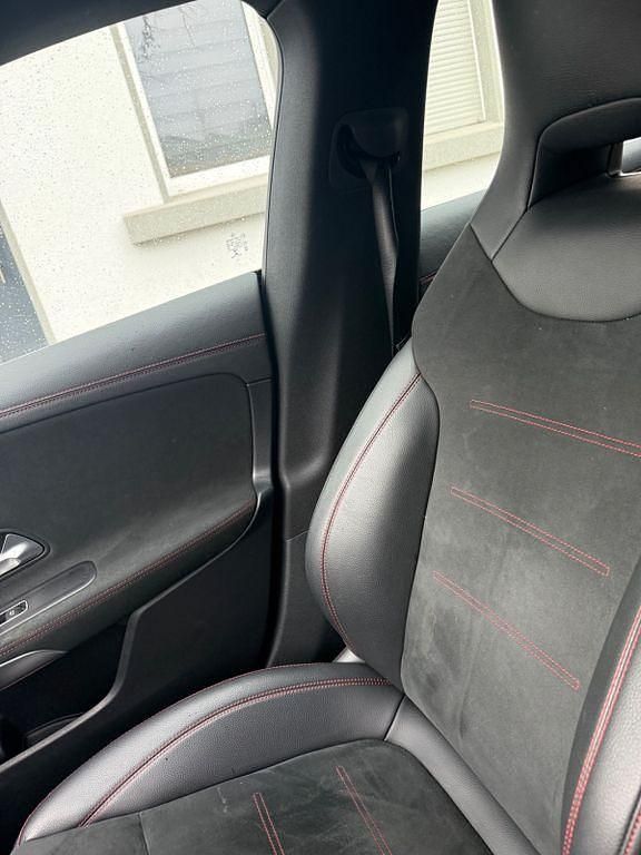 Silber Gebraucht 2022 Mercedes CLA180 AMG Limousine | 27.990 € (Fairer Preis) - Bild 1/4