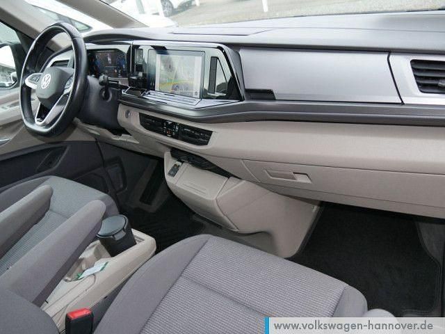 Second-hand VW Multivan Basis 150 CP (110 kW) 2022 Gri Monovolum
