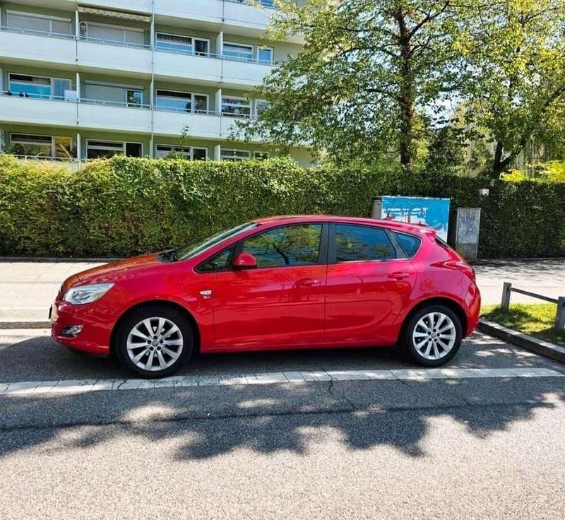 Gebraucht 2012 Opel Astra Innovation Limousine | 4.700 € (Guter Preis) - Bild 1/4