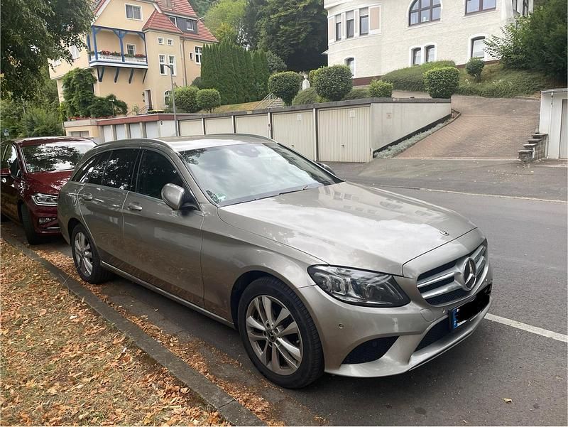 Grau Gebraucht 2019 Mercedes C300 Kombi | 16.000 € (Superpreis) - Bild 1/4
