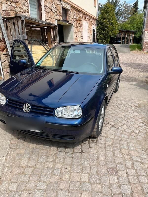Blau Gebraucht 2002 VW Golf IV Kleinwagen | 2.850 € (Fairer Preis) - Bild 1/4