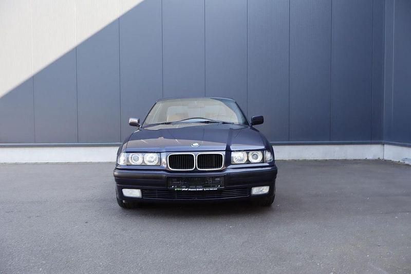 Gebraucht BMW 325 Cabriolet Performance 192 PS (141 kW) 1994 Schwarz Cabrio