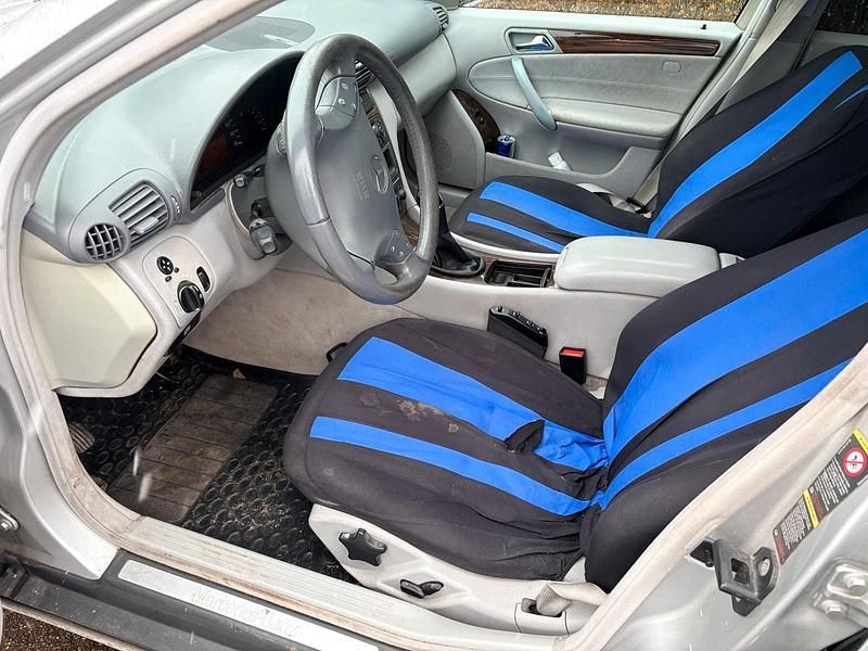 Gebraucht Mercedes 200 116 PS (85 kW) 2002 Grau Limousine