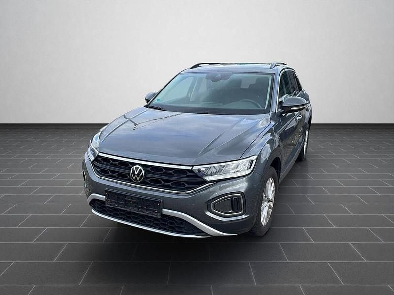 Indiumgrau metallic (metallic) Gebraucht 2023 VW T-Roc Life SUV | 19.900 € (Superpreis) - Bild 1/4