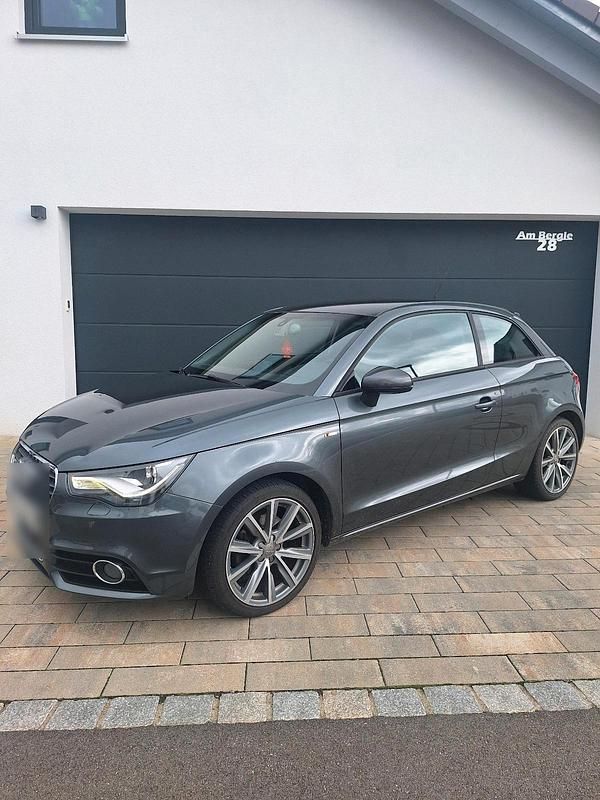 Grau Gebraucht 2012 Audi A1 S-Line Kleinwagen | 10.499 € (Fairer Preis) - Bild 1/4