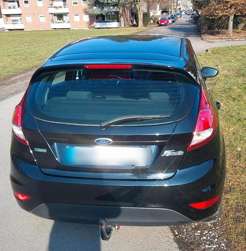 Gebraucht Ford Fiesta 100 PS (73 kW) 2015 Schwarz Kleinwagen