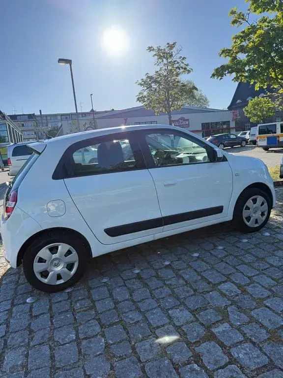 Gebraucht Renault Twingo 71 PS (52 kW) 2015 Weiß Kleinwagen