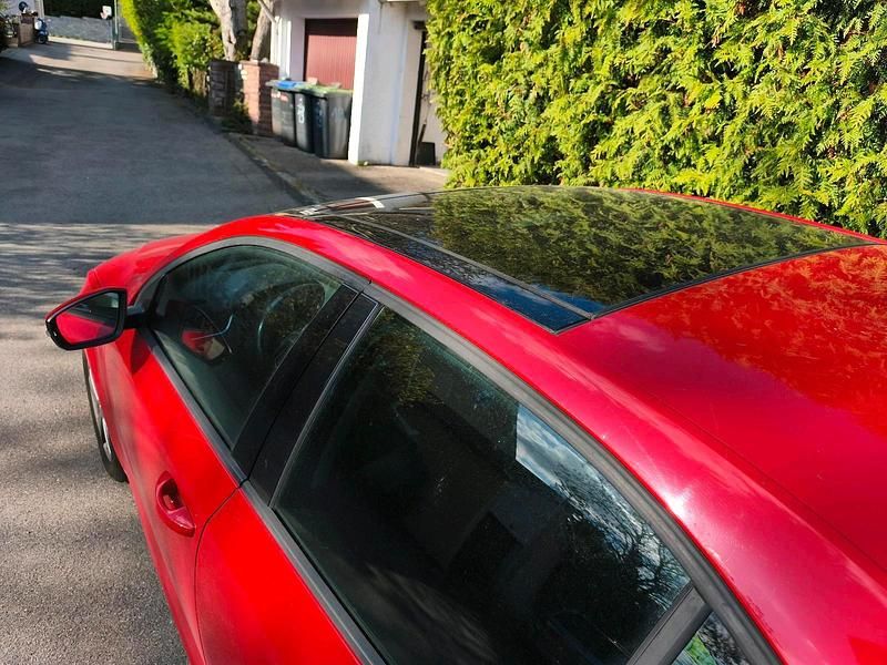 Second-hand Skoda Octavia 105 CP (77 kW) 2014 Roșu Hatchback