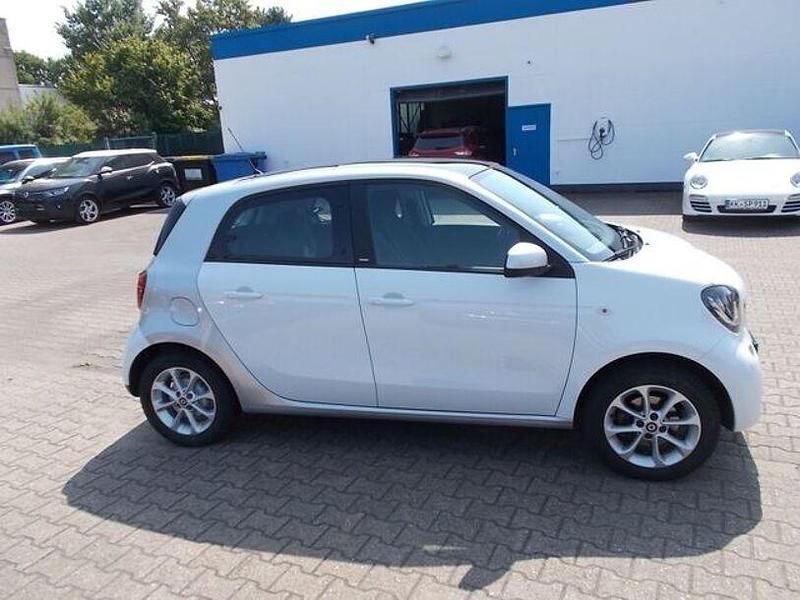 Gebraucht Smart ForFour Passion 90 PS (66 kW) 2018 Silber Kleinwagen