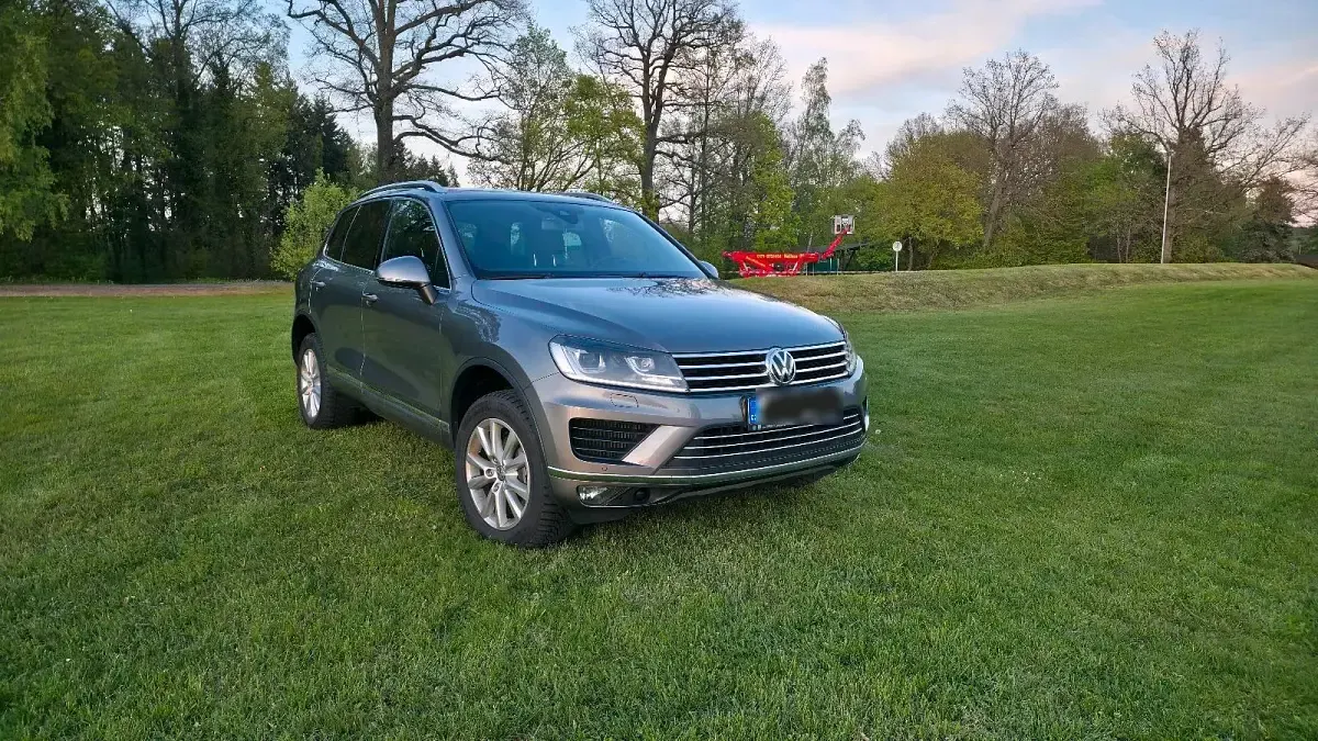 Gebraucht VW Touareg 262 PS (192 kW) 2016 Grau SUV