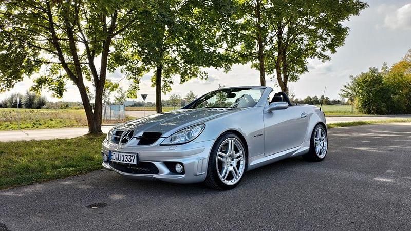 Silber Gebraucht 2005 Mercedes SLK55 AMG AMG Cabrio | 45.000 € - Bild 1/4