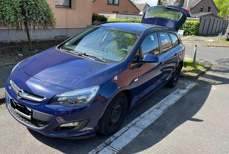 Second-hand Opel Astra 116 CP (85 kW) 2014 Albastru Break