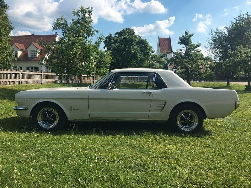 Second-hand Ford Mustang 224 CP (164 kW) 1966 Alb Coupe