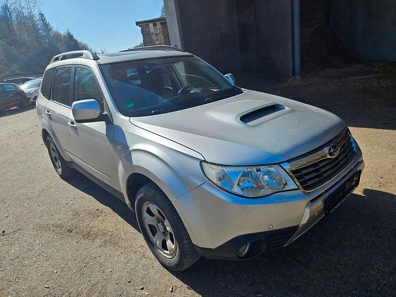 Gebraucht Subaru Forester 147 PS (108 kW) 2011 Grau SUV