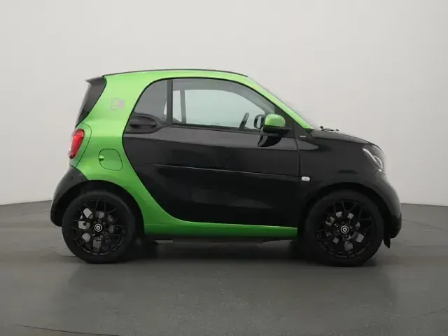 Gebraucht Smart ForTwo Electric Drive Passion 60 kW (82 PS) 2018 Schwarz Kleinwagen