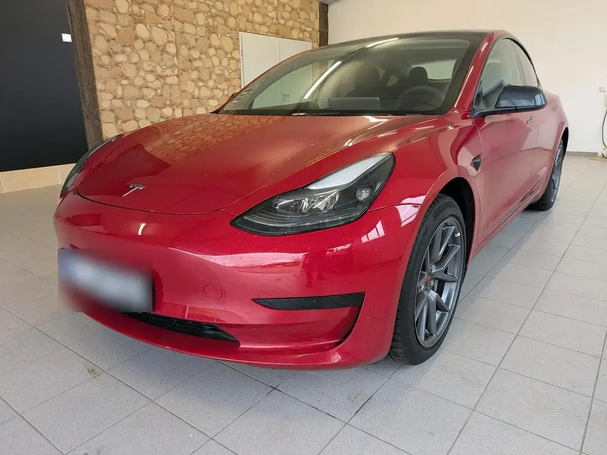 Käytetty Tesla Model 3 Standard Range 219 kW (299 HP) 2023 Punainen Sedan