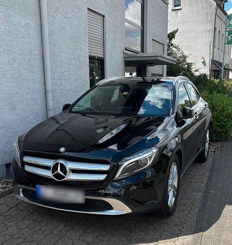 Gebraucht Mercedes GLA180 122 PS (89 kW) 2016 Schwarz SUV