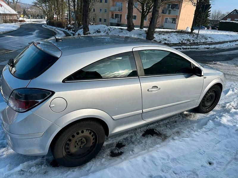 Gebraucht Opel Astra GTC Sport 116 PS (85 kW) 2008 Grau Coupé