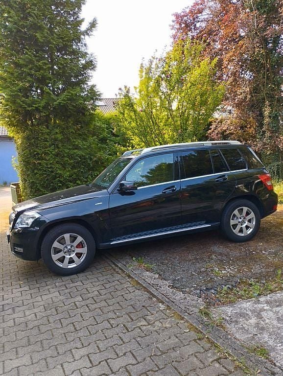 Schwarz Gebraucht 2011 Mercedes GLK250 SUV | 17.500 € (Teuer) - Bild 1/4