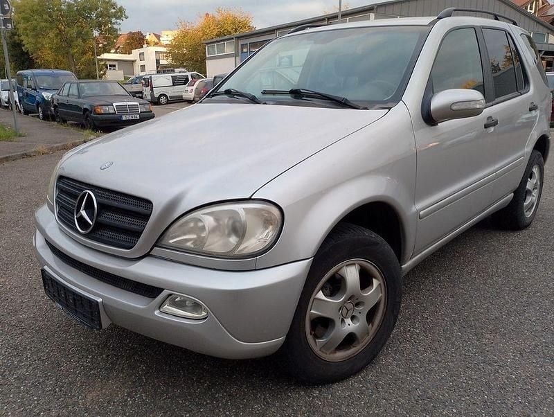 Silber Gebraucht 2002 Mercedes ML270 SUV | 3.999 € (Guter Preis) - Bild 1/4
