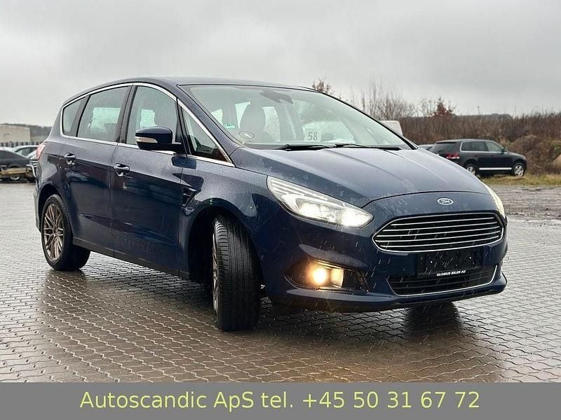 Gebraucht Ford S-MAX Titanium 179 PS (131 kW) 2020 Blau Van / Kleinbus