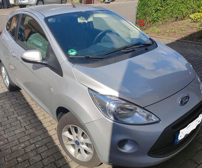 Grau Gebraucht 2015 Ford Ka Ambiente Kleinwagen | 5.000 € (Guter Preis) - Bild 1/4