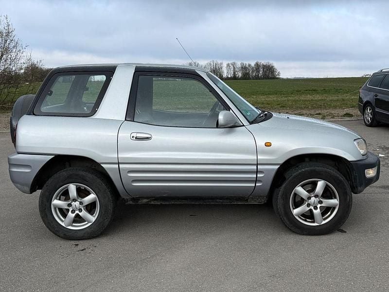 Gebraucht Toyota RAV4 128 PS (94 kW) 1998 Grau SUV