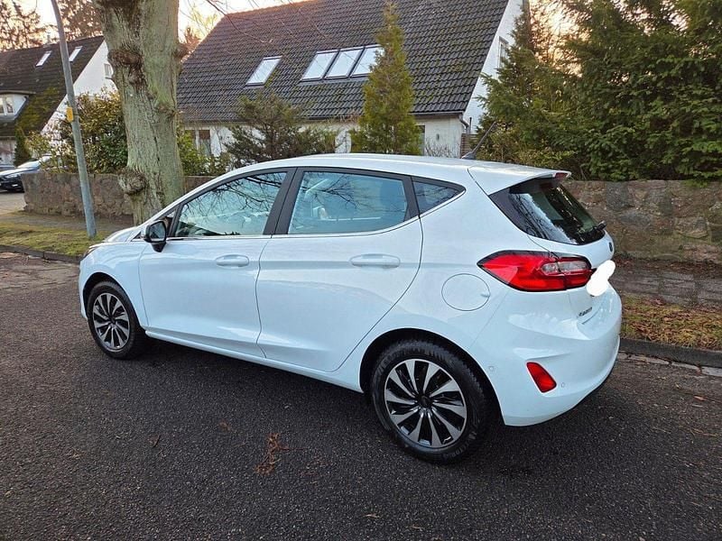Gebraucht Ford Fiesta 75 PS (55 kW) 2023 Weiß Kleinwagen