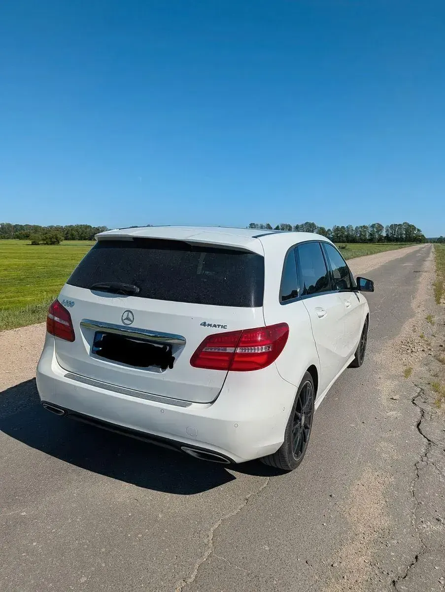 Gebraucht Mercedes B220 Urban 184 PS (135 kW) 2017 Weiß Kleinwagen