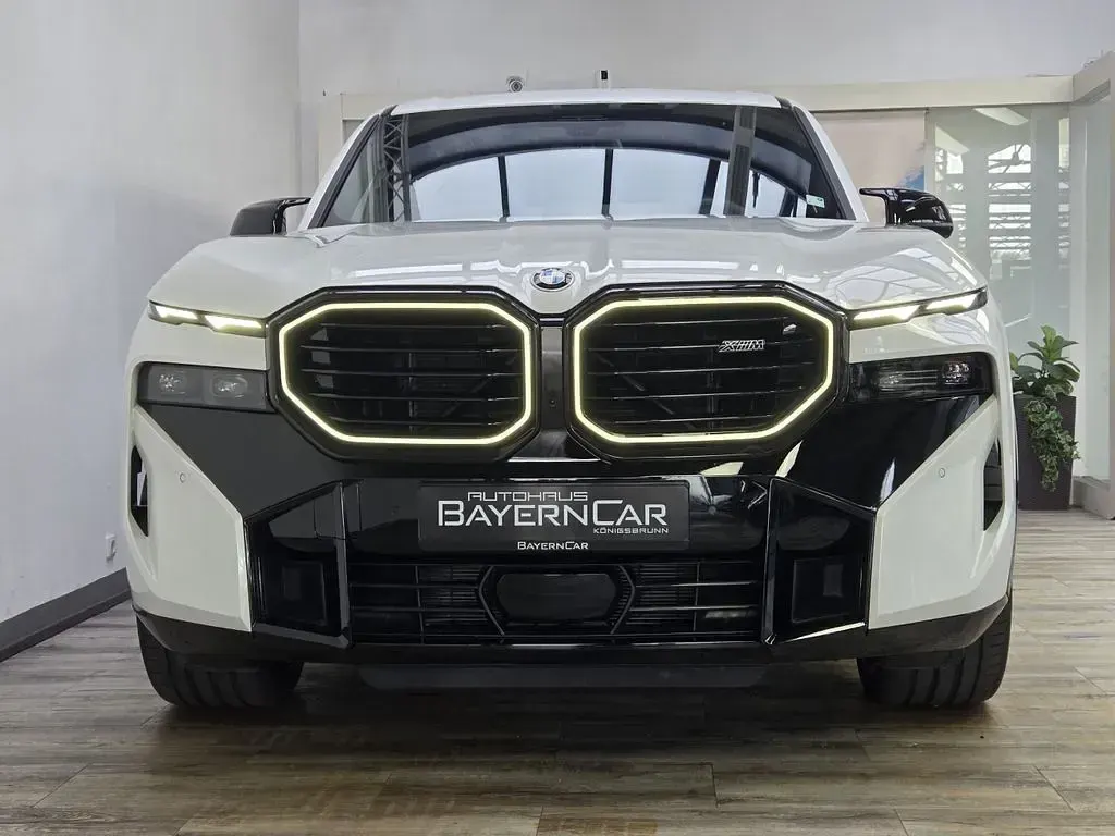 Używany BMW XM Performance 476 KM (350 kW) 2025 Biały SUV