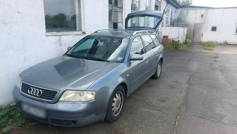 Grau Gebraucht 2000 Audi A6 Kombi | 990 € (Fairer Preis) - Bild 1/4
