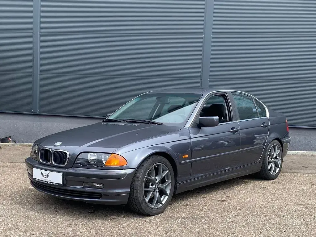Gebraucht BMW 320 150 PS (110 kW) 2000 Grau Limousine