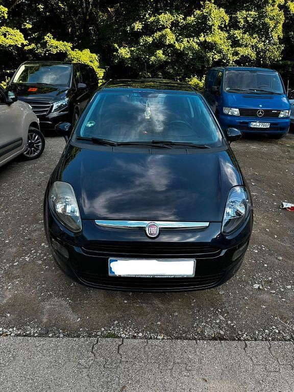 Blau Gebraucht 2011 Fiat Punto Kleinwagen | 2.499 € (Guter Preis) - Bild 1/4