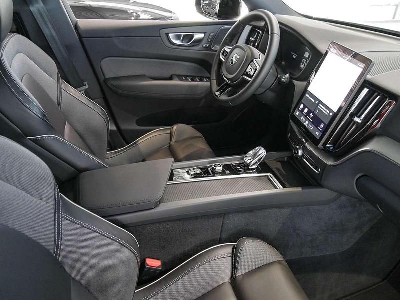 Gebraucht Volvo XC60 Plus 250 PS (183 kW) 2025 Weiss SUV