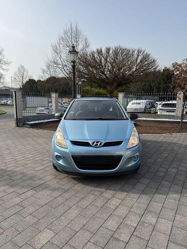 Gebraucht Hyundai i20 77 PS (56 kW) 2009 Blau Kleinwagen