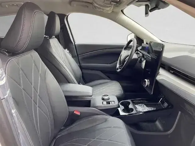 Gebraucht Ford Mustang Mach-E Basis 197 kW (269 PS) 2023 Othercolor SUV