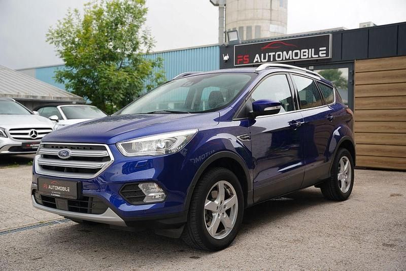 Blau Gebraucht 2018 Ford Kuga Cool & Connect SUV | 16.450 € (Guter Preis) - Bild 1/4