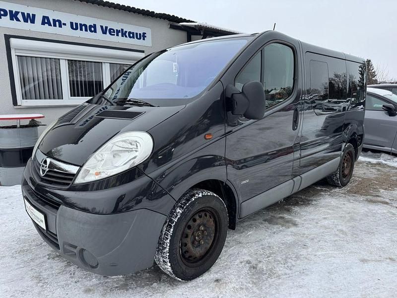 Schwarz Gebraucht 2014 Opel Vivaro Van / Kleinbus | 8.999 € (Fairer Preis) - Bild 1/4