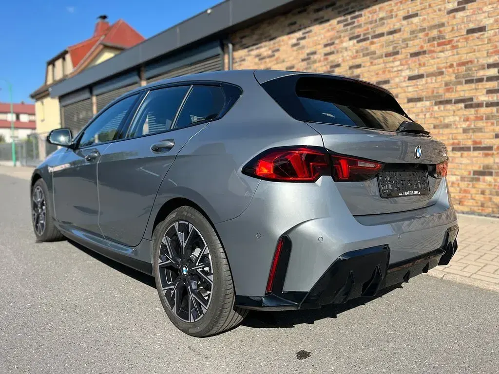 Gebraucht BMW 116 M Sport 122 PS (89 kW) 2025 Grau Kleinwagen