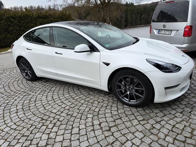 Gebraucht Tesla Model 3 366 kW (498 PS) 2022 Weiß Limousine