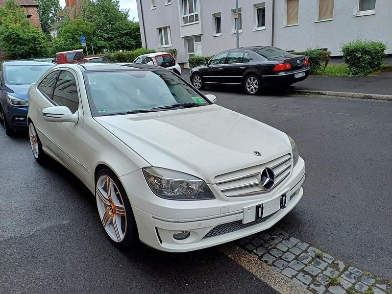 Gebraucht Mercedes C180 143 PS (105 kW) 2010 Weiß Coupé