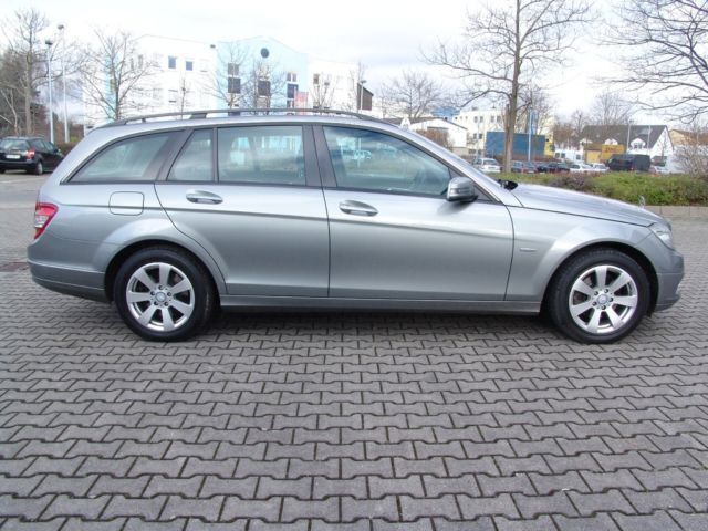 Gebraucht Mercedes C220 170 PS (125 kW) 2010 Silber metallic Kombi
