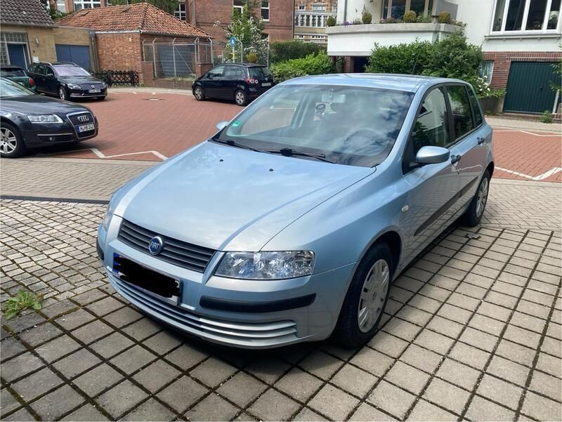Blau Gebraucht 2002 Fiat Stilo Kombi | 700 € (Guter Preis) - Bild 1/4