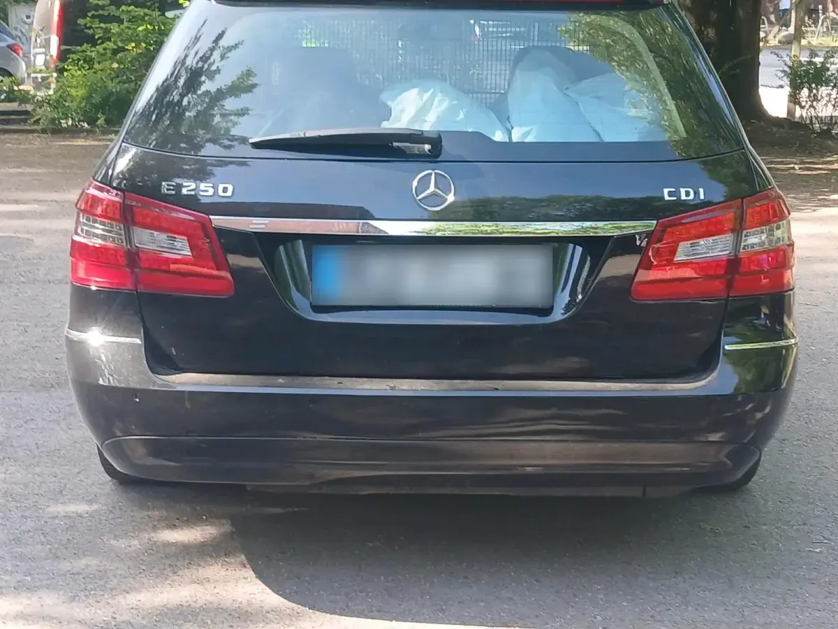 Gebraucht Mercedes E250 204 PS (150 kW) 2010 Schwarz Kombi