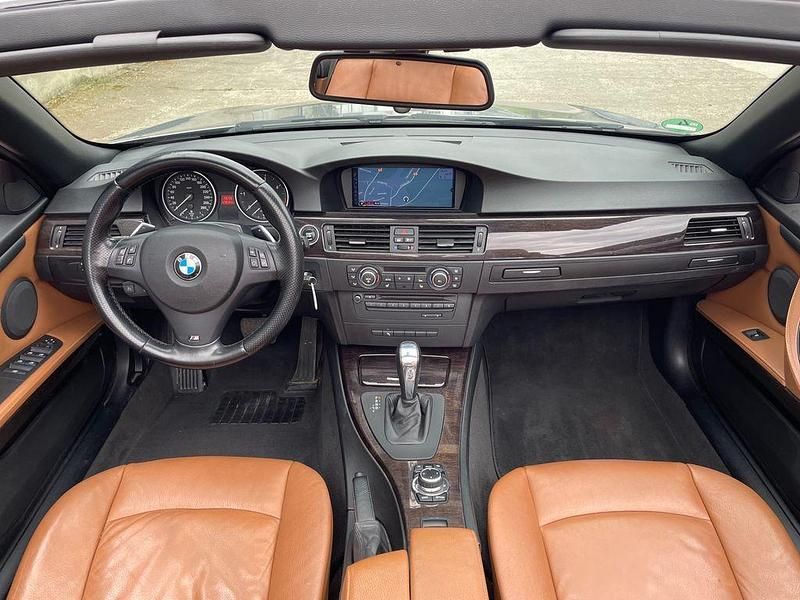 Grau Gebraucht 2012 BMW 330 Cabriolet Performance Cabrio | 15.500 € (Guter Preis) - Bild 1/4