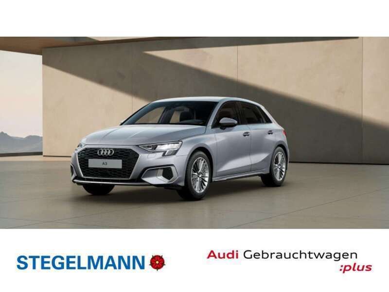 Florettsilber metallic Gebraucht 2023 Audi A3 Advanced Plus Limousine | 23.810 € (Superpreis) - Bild 1/4