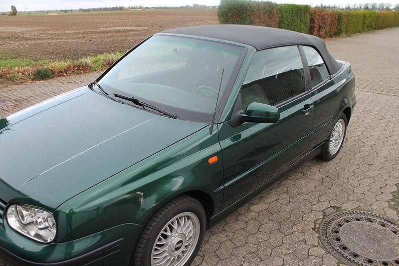 Grün Gebraucht 1999 VW Golf Cabriolet Comfortline Cabrio | 5.550 € (Teuer) - Bild 1/4