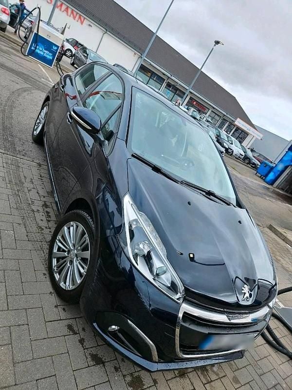 Gebraucht Peugeot 208 Allure 2017 Blau Kleinwagen