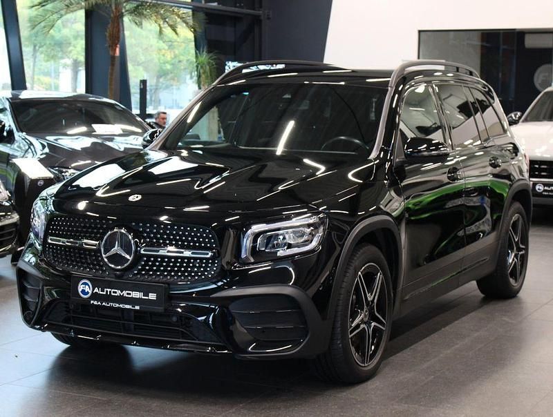 Schwarz Gebraucht 2022 Mercedes GLB220 AMG line SUV | 37.980 € (Fairer Preis) - Bild 1/4