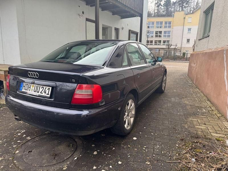 Gebraucht Audi A4 S-Line 125 PS (91 kW) 1997 Blau Limousine